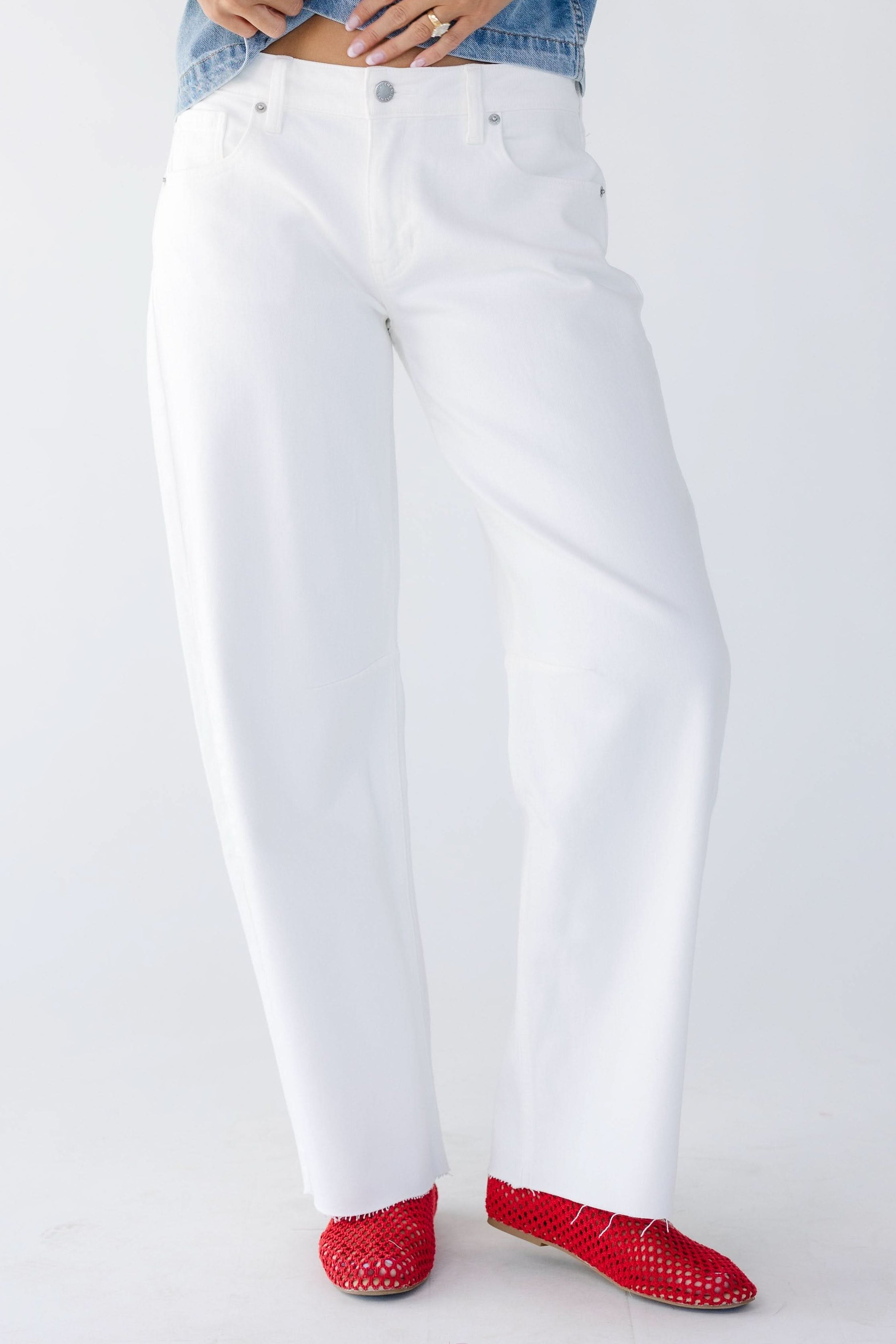 Mid-risebarreljeansinwhiteforwomenandteengirls.jpg Mid Rise Barrel Jean