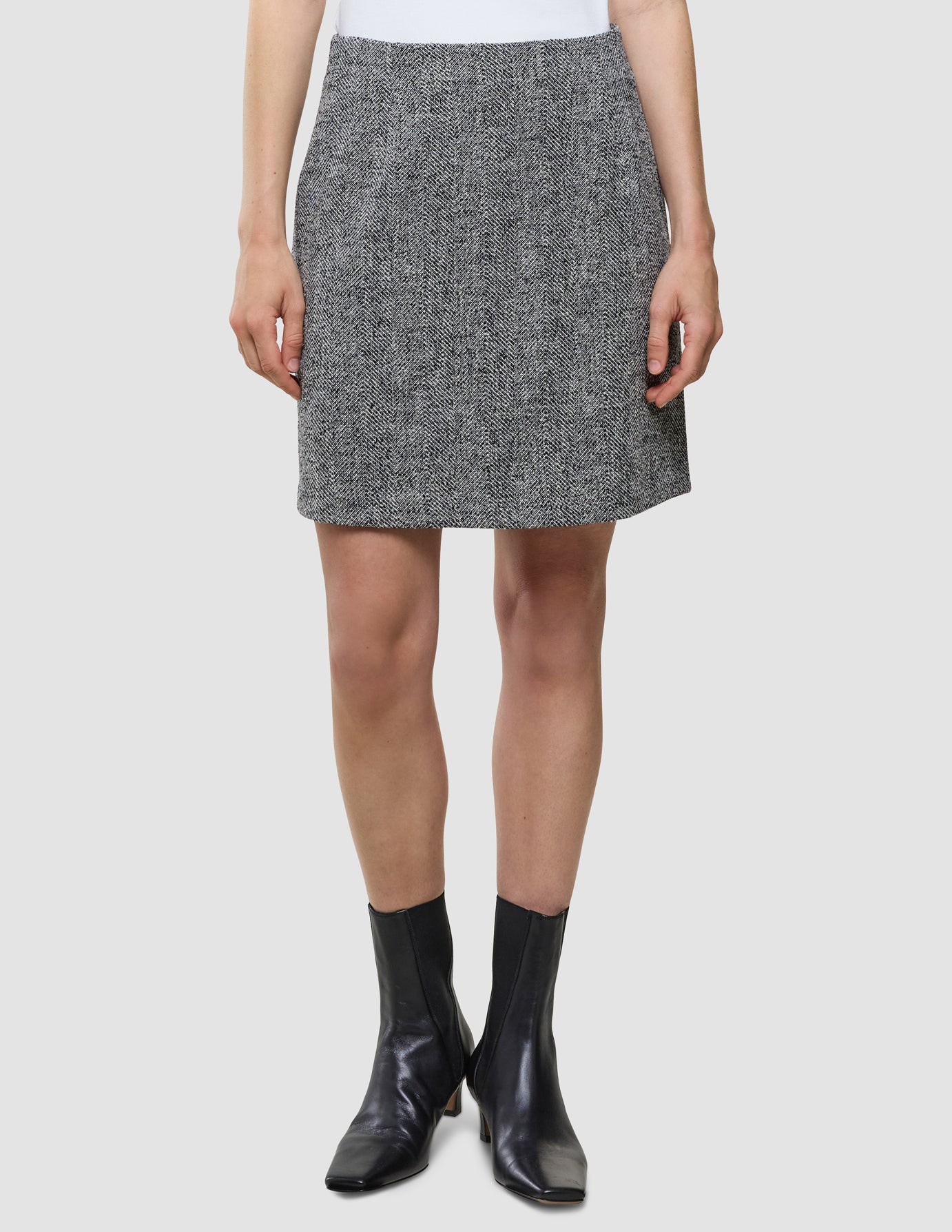 ashryn-short-skirt-domino-herringbone-1_325e117a-0b5f-4c66-9f93-bebf44dd3abb.jpg Women Ashryn Short Skirt Domino Herringbone